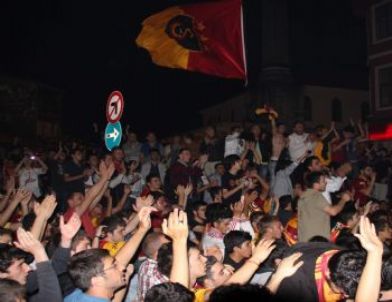 Bartın'da Galatasaraylı Taraftarların Şampiyonluk Kutlaması