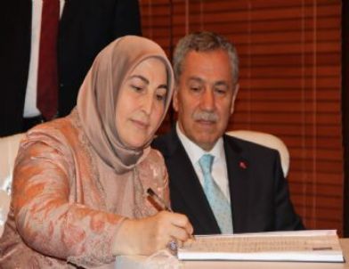 Başbakan Yardımcısı Bülent Arınç'ın Duygulu Anları