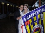 ŞAMPİYONLUK MAÇI - Gelin Damat Düğün Salonu Yerine Maç İzledi