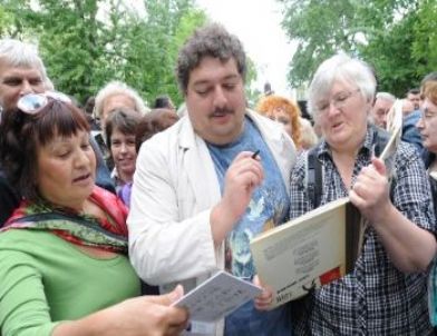Bu Kez Muhalif Yazarlar Putin Karşıtı Gösteri Düzenledi