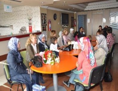 Eğitim-bir-sen'li Kadınlardan Şehit ve Gazi Eşlerine Ziyaret