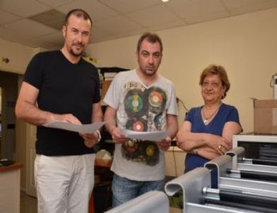 Görme Özürlüler İçin Mikrofon Başına Geçtiler