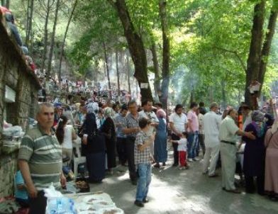 Kemalpaşa'da Anneler Günü, Piknikle Kutlandı