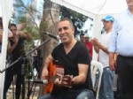 METIN SOLAK - 3.Çiğli Basın Pikniği’ne Haluk Levent Şarkılarıyla Renk Kattı
