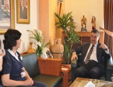 Aydınlı Hemşirelerden Vali Al’a Ziyaret