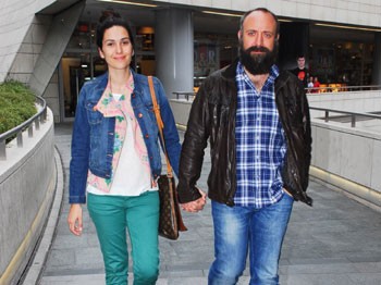 Bergüzar Korel Ve  Halit Ergenç İlgi Odağı