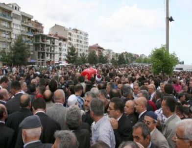 Eski Milletvekili Mustafa Cumur İçin Cenaze Töreni Düzenlendi