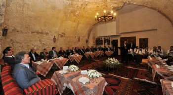 Gül, Şanlıurfa'da Sıra Gecesine Katıldı, Kirve Oldu