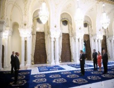 Romanya, Hollanda Büyükelçisinin Akreditesini 'Schengen' Sözüyle Kabul Etti