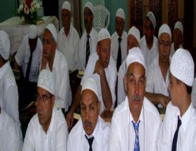 Baba Oğul Kuran-ı Kerim Öğreniyorlar