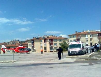 Genç Kız Silahla Kendini Vurdu