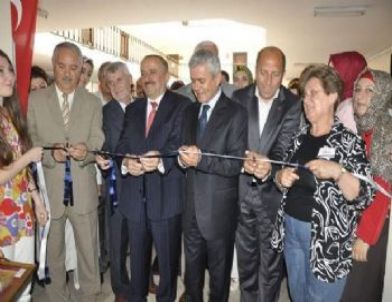 Körfez'de Yerel Sergi Açıldı