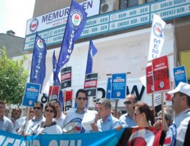 Memur-Sen Hükümetin Zam Önerisini Protesto Etti