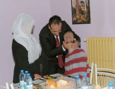 Kaymakamlıktan Engellilere Yemek