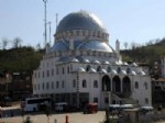 SULTANAHMET CAMII - Salıpazarı'nda 3 Bin 500 Kişilik Caminin İnşaatı, 20 Yıldır Tamamlanamıyor