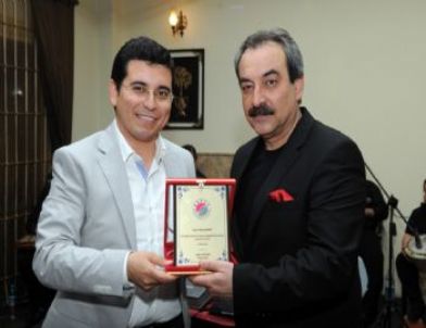 Tütüncü'den Necip Nugay'a 35. Yıl Jesti