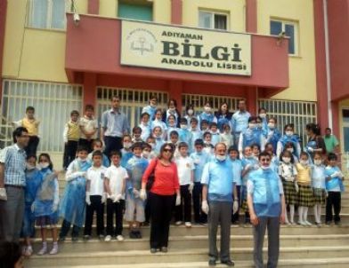 Öğretmen ve Öğrenciler Çöp Topladı