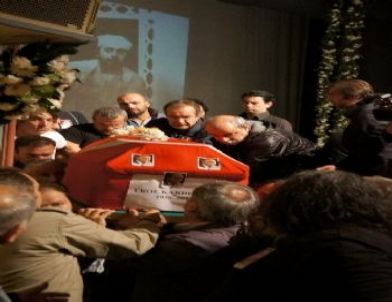 Sanatçı Erol Kardeseci İçin Büyük Tiyatro’da Tören