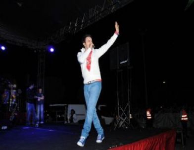 Mustafa Ceceli, Konseri Yarıda Bıraktı
