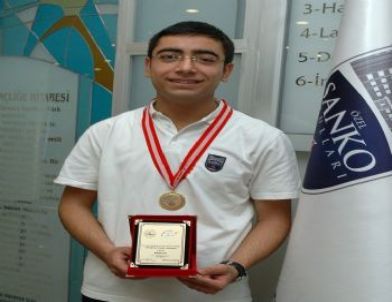 Sanko Koleji Öğrencisi Zeka Oyunları’nda Türkiye Birincisi