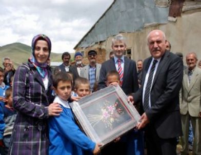 Yeni İş Makinesi Demirözü ve Köylerinin Hizmetinde