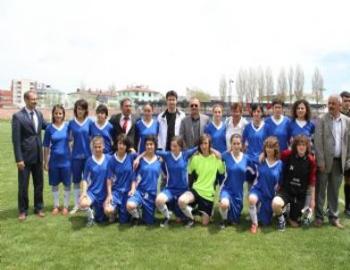 Ardahan’da Gürcistan Bayan Futbol Takımı İle Dostluk Maçı Yapıldı