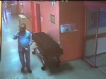 HASEKI EĞITIM VE ARAŞTıRMA HASTANESI - Hastane Koridorlarındaki Hırsız Kamerada