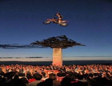 İzmir'de Red Bull X-Fghters Rüzgarı