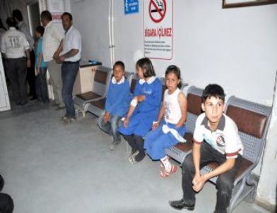 25 Öğrenci Zehirlenme Şüphesiyle Hastanede