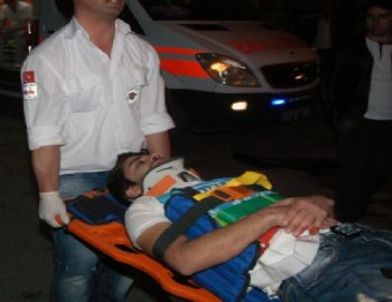 Kütahya'da Trafik Kazası: 2 Yaralı