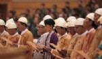 Myanmar'da muhalif lider Çii yemin etti