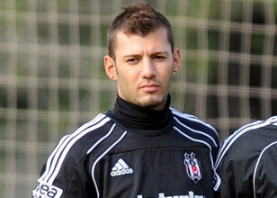 Derbide Kaleci Sıkıntısı