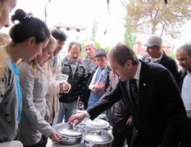 Ak Parti'li Vural Kavuncu Okul Kermesinde