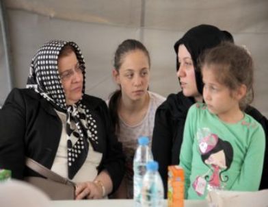 Başbakan Yardımcısı Atalay, Şehit Binbaşı'nın Ailesini Ziyaret Etti