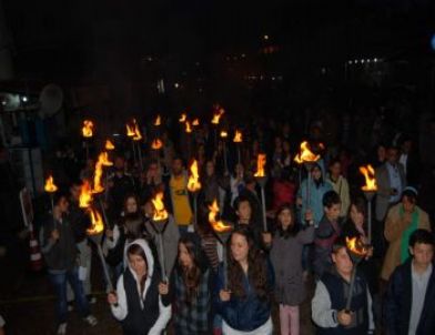 Karacasu’da 19 Mayıs Gecesi Coşkuyla Kutlandı