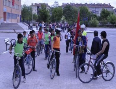 Şehit Üsteğmen Mustafa Şimşek İlköğretim Okulu’ndan Bisiklet Şenliği