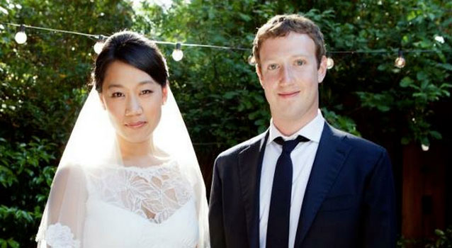 Mark Zuckerberg dünya evine girdi