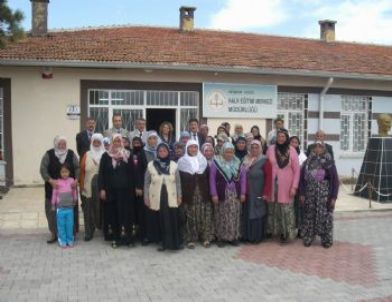 Acıgöl’de Yaşılara Yönelik Düzenlenen Okuma-yazma Kursu Sona Erdi