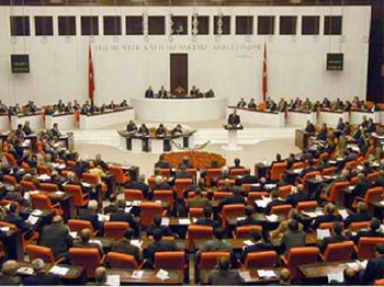 Anayasa 'Eşcinsel Hakları'na Takıldı