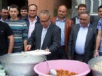 NAMIK HAVUTÇA - Belediye Başkanı  Pekel Pilav Dağıttı
