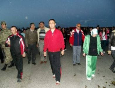 Digor’da “Atatürk’ü Anma ve Gençlik Yürüyüşü”