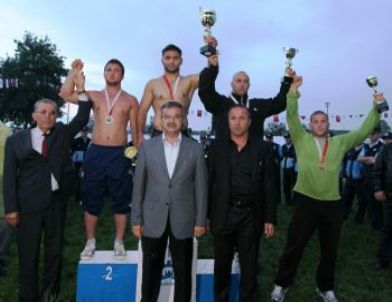 Hünkar Çayırı Yağlı Güreşleri Kıran Kırana Bir Mücadeleye Sahne Oldu