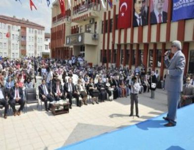 KO-MEK Altın Bilezik Takıyor