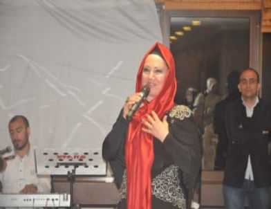 Nilkader'li Kadınlardan Annesiz Kızlara Destek