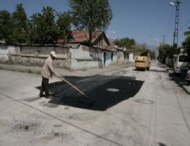 Asfalt Tamiratları Devam Ediyor