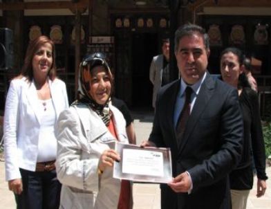 Şehzade Eğitim Akademisi Mezun Verdi