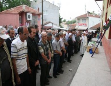 Ünlü Sanatçı Gencebay’ın Acı Günü