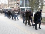 Uyuşturucu Satıcılarına Yönelik Düzenlenen Operasyonda Çoğu Kadın 50 Kişi Gözaltına Alındı