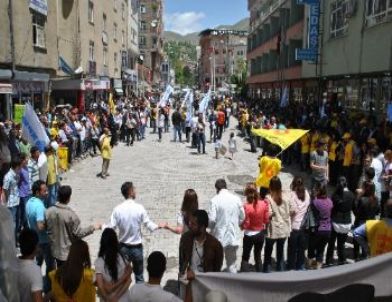 Hakkari'de Memurlardan Zavul Zurnalı İş Bırakma Eylemi