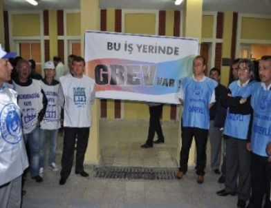Memurların İlk Eylemi Tren Seferlerine Takıldı